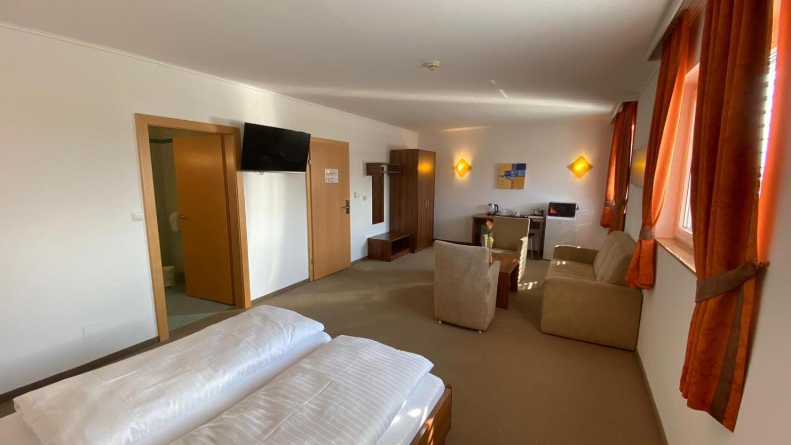 Hotel Weinland Donnerskirchen Habitación foto